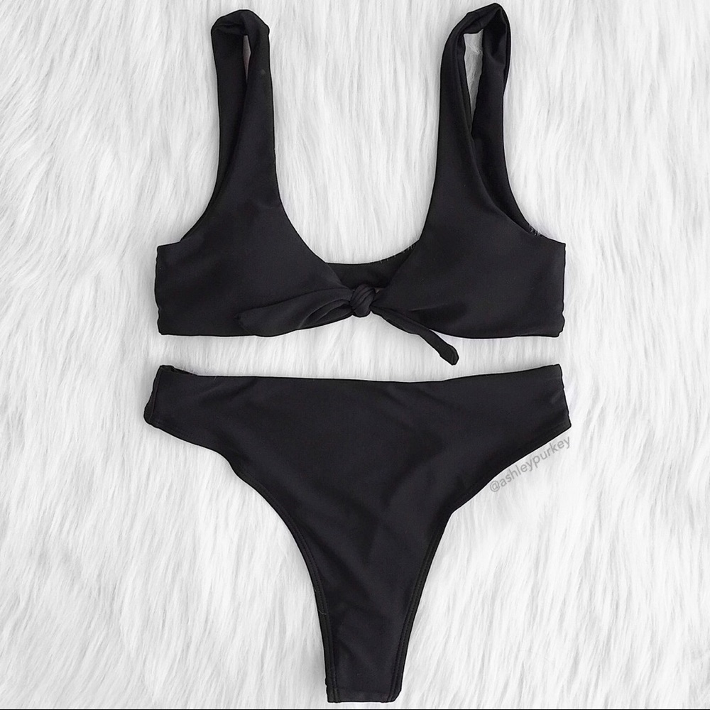 ❤️SALE❤️ Black knot cheeky high waisted bikini set